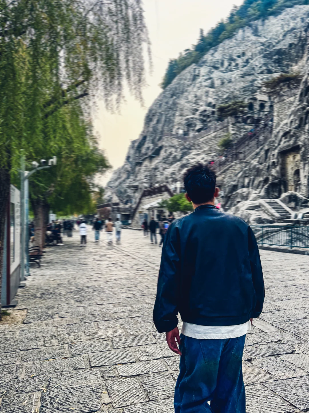 龙门石窟的尽头是自由和自在