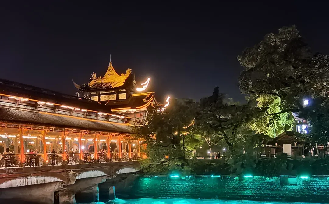 都江堰必打卡！南桥：震后重生的“蓝眼泪”