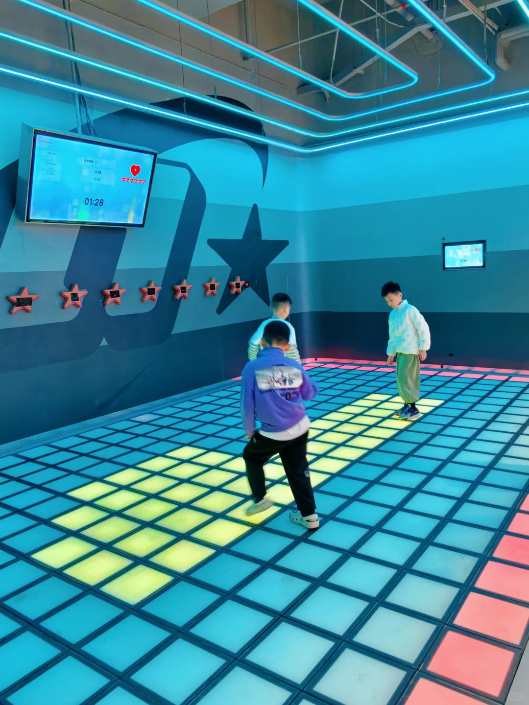 深圳圣诞太超前了❗️机械废土风乐园玩不停🤖