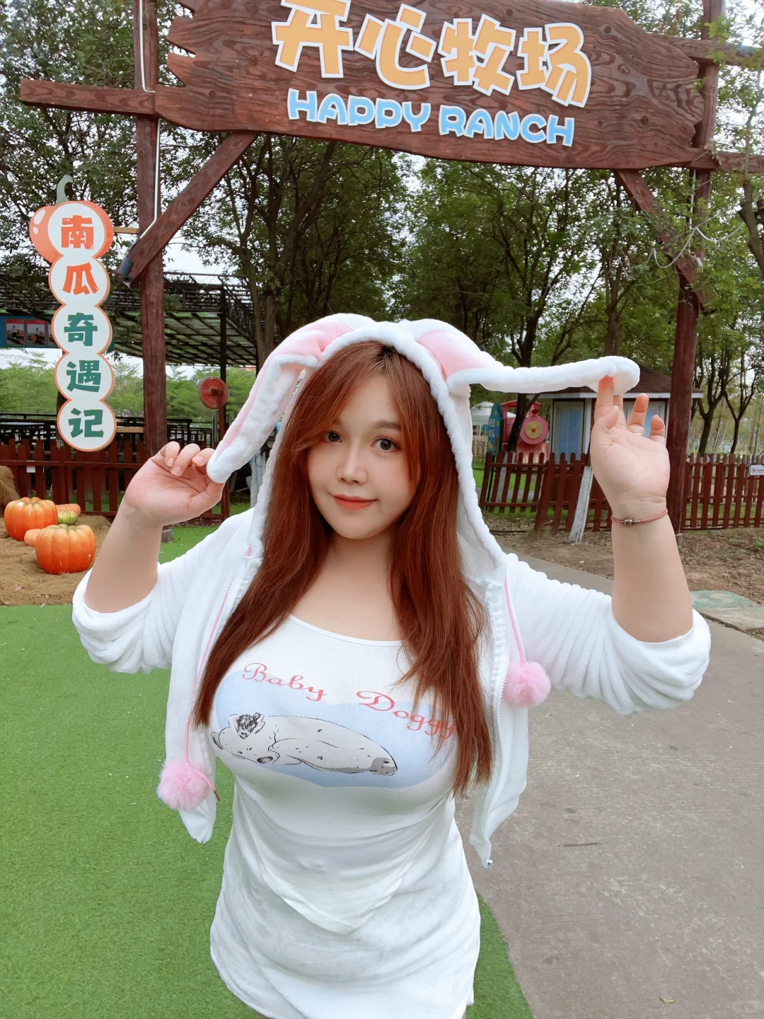 小胖兔来心动乐园啦！这也太有圣诞氛围了啊