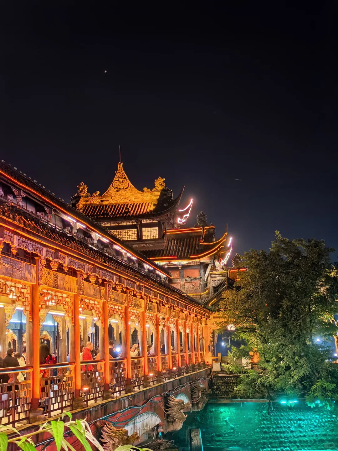 都江堰必打卡!南桥:震后重生的“蓝眼泪”