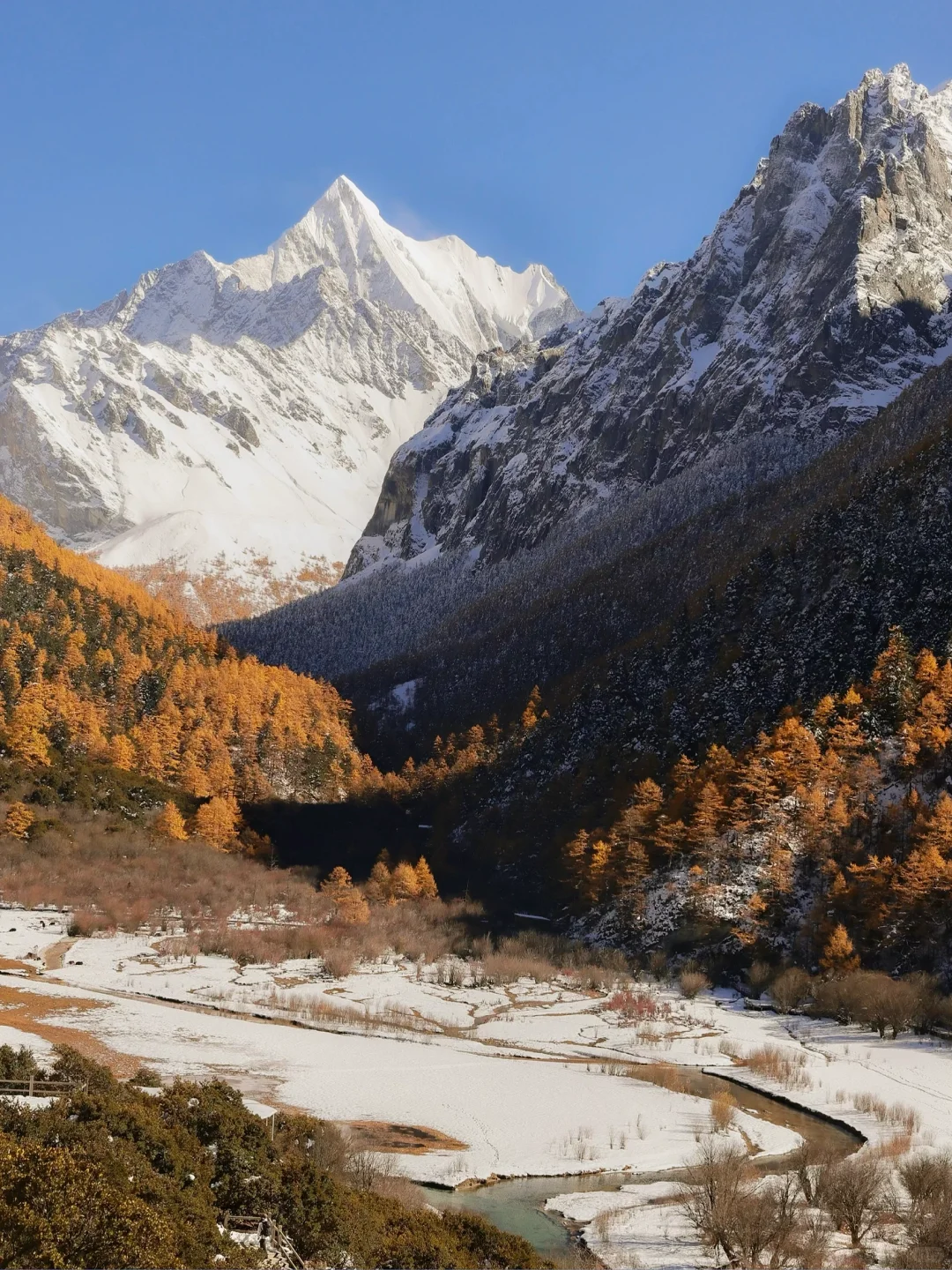 在稻城亚丁，看到了中国最壮丽的秋天和冬天