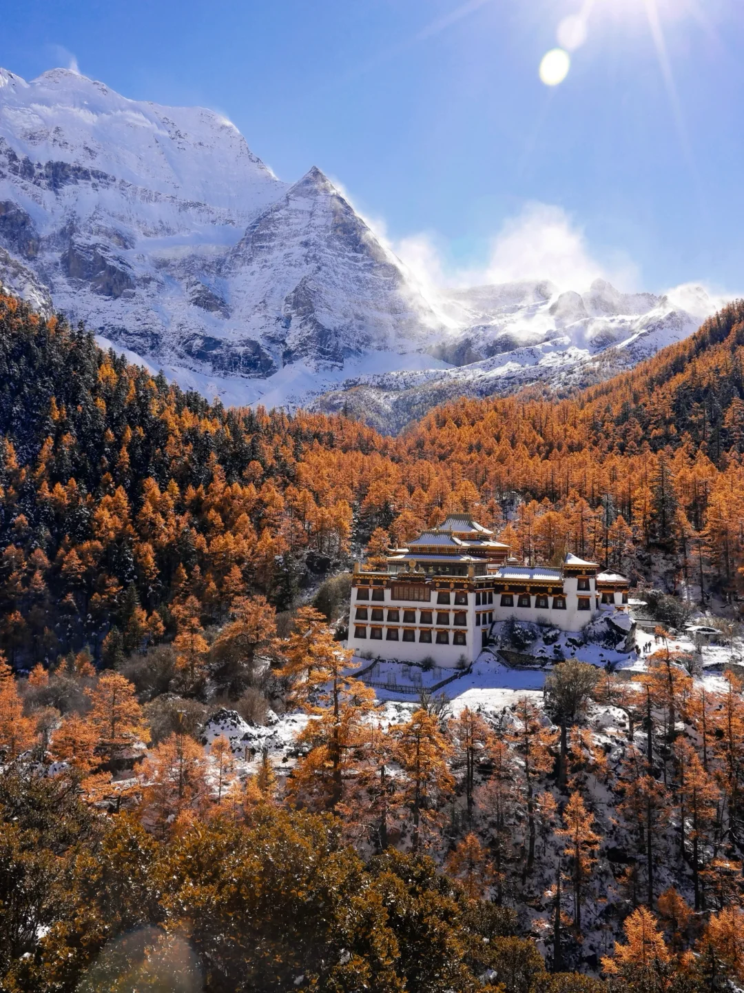 在稻城亚丁，看到了中国最壮丽的秋天和冬天
