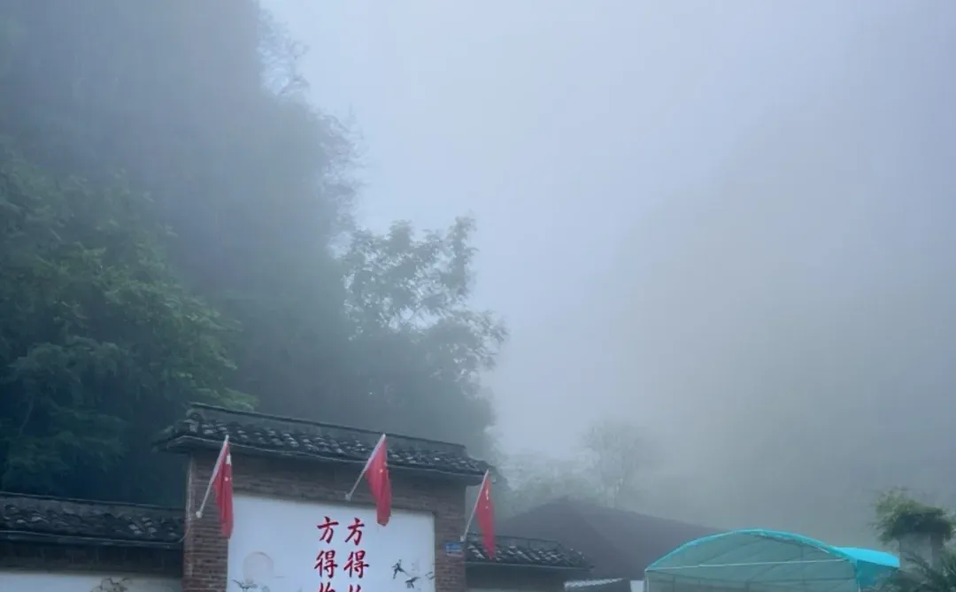 英西峰林私藏！古月山庄把山水画搬进民宿里