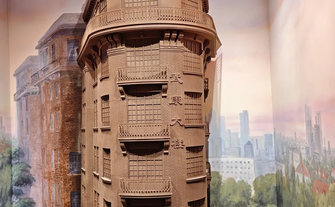 没有人能拒绝亮灯后的外滩和南京东路✨✨