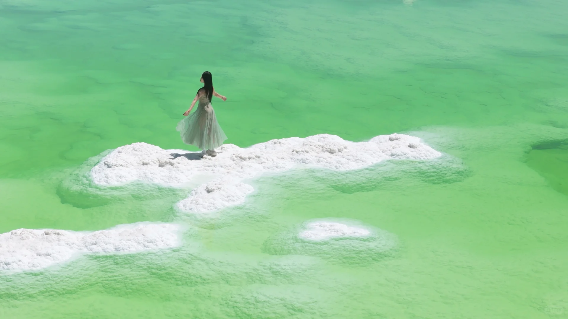 察尔汗盐湖|上帝打翻了青苹果汁🍏