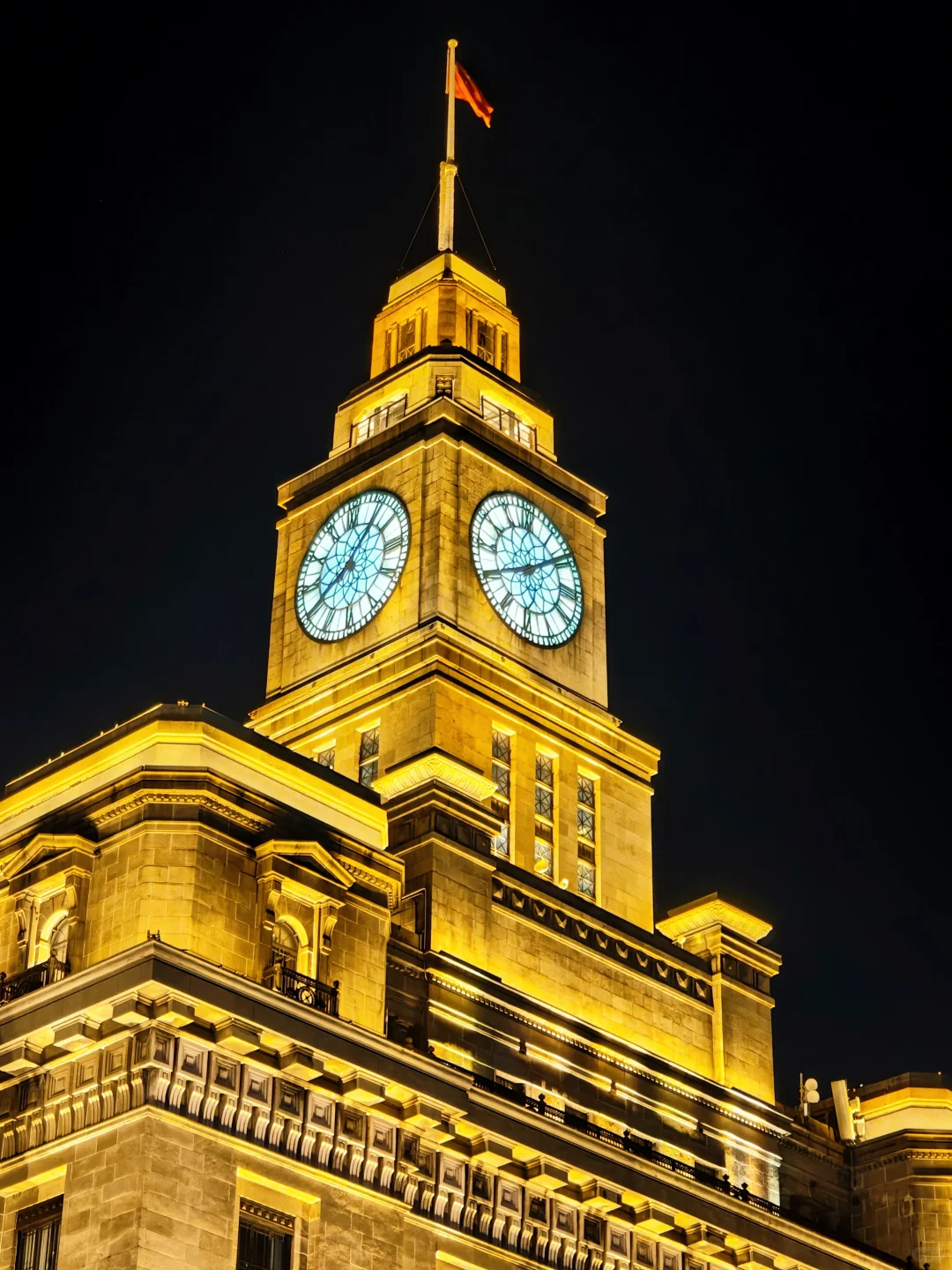 没有人能拒绝亮灯后的外滩和南京东路✨✨