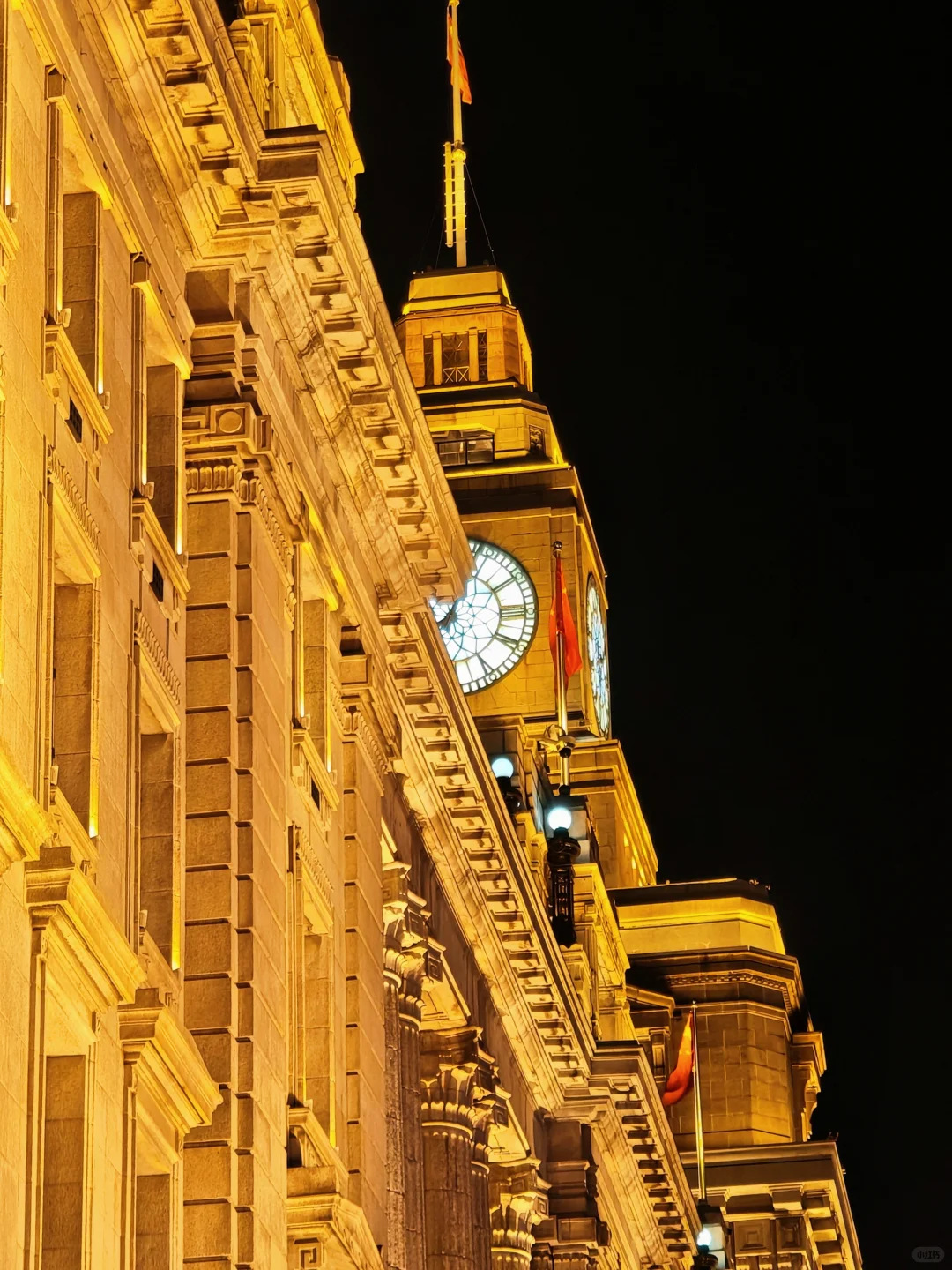 没有人能拒绝亮灯后的外滩和南京东路✨✨