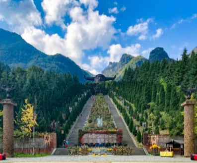 大批天津人涌入湖北神农架,打着旅游的幌子,不吃腊肉不看野人,想干嘛?