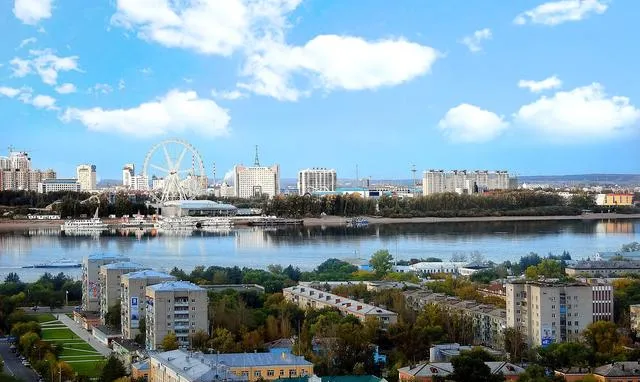 大量俄罗斯游客涌入黑河 打着旅游幌子不去旅游不吃美食,为啥来?