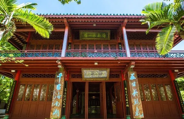 大量马来西亚游客涌入海南三亚,打着旅游幌子不逛天涯海角不吃椰子鸡,为什么