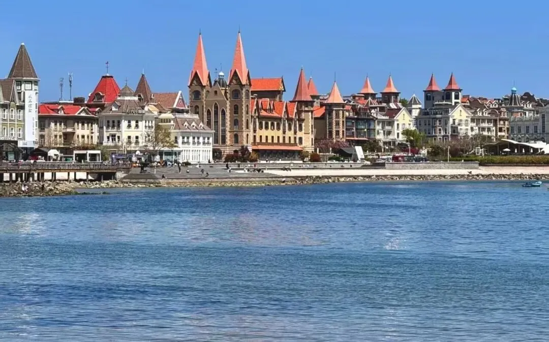 大量日本游客涌入烟台,打着旅游幌子不逛蓬莱阁不吃鲅鱼水饺,为什么