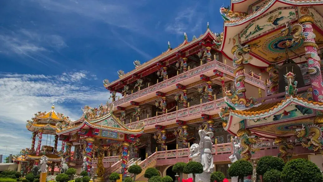 大量日本游客涌入拉萨,打着旅游幌子不逛布达拉宫不吃藏面,为什么?