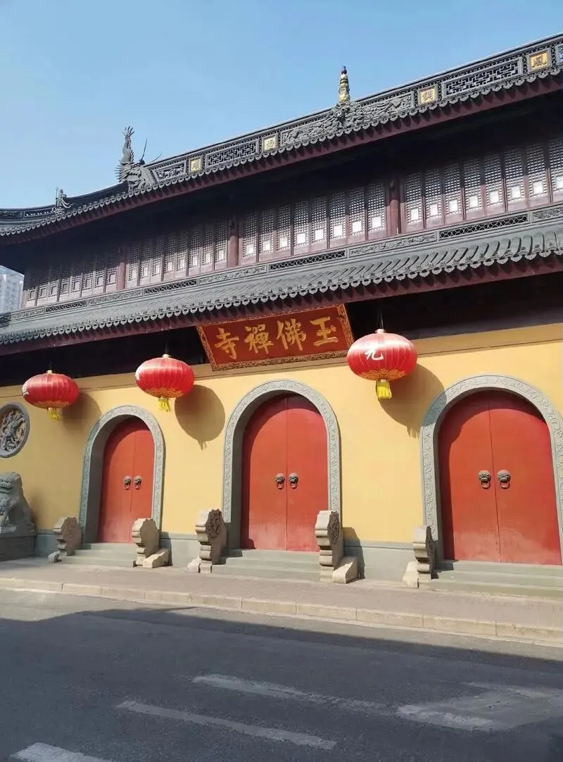 大量泰国游客涌入上海,打着旅游幌子不逛外滩不吃小笼包,为什么?