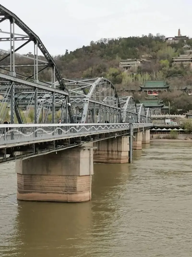 大量日本游客涌入兰州,打着旅游幌子不逛黄河铁桥不吃牛肉面,为什么?