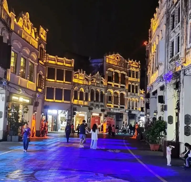 大量日本游客涌入海口,打着旅游幌子不逛骑楼老街不吃清补凉,为什么?