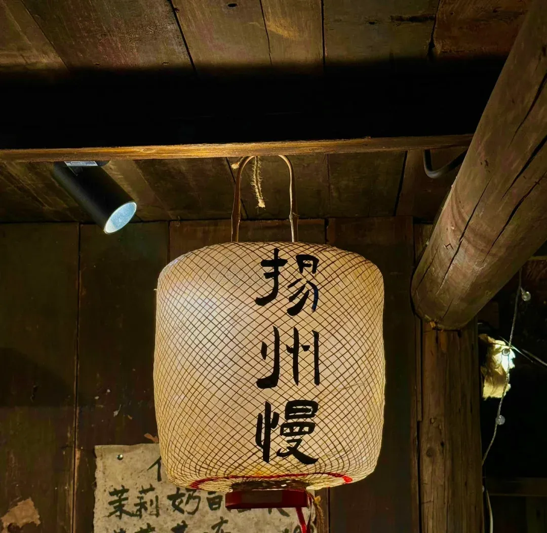 大量日本游客涌入扬州,打着旅游幌子不逛瘦西湖不吃狮子头,为什么