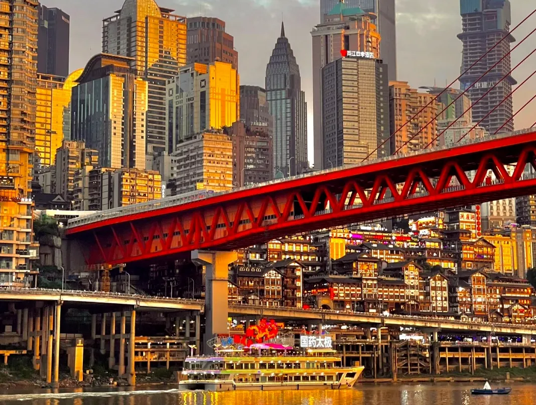 大量日本游客涌入重庆,打着旅游幌子不逛洪崖洞不吃火锅,为什么