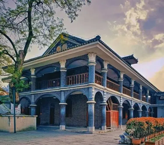 大量日本游客涌入贵州遵义,打着旅游幌子不逛遵义会议会址不吃羊肉粉,为什么?