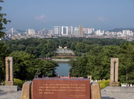 大量安徽人涌入广西百色,说是来旅游,不看红色旧址不走百色起义路,要干啥?