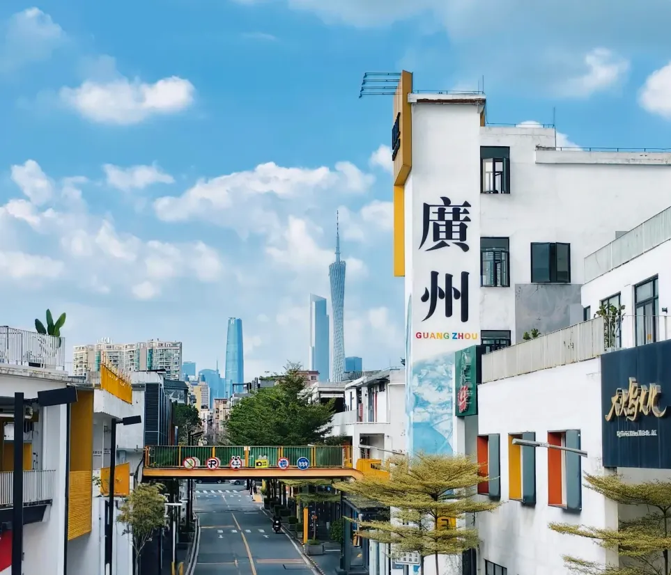 大量日本游客涌入广东广州,打着旅游幌子不逛小蛮腰不吃广式早茶,为什么