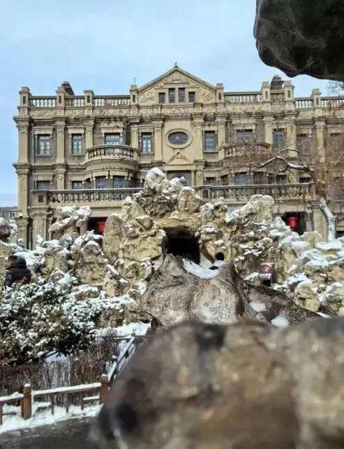 大量日本游客涌入沈阳,打着旅游幌子不逛故宫不吃老四季抻面,为什么