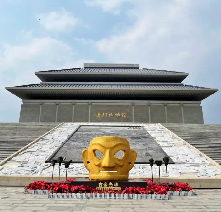 大量日本游客涌入潍坊,打着旅游幌子不去风筝博物馆不吃朝天锅,为什么?