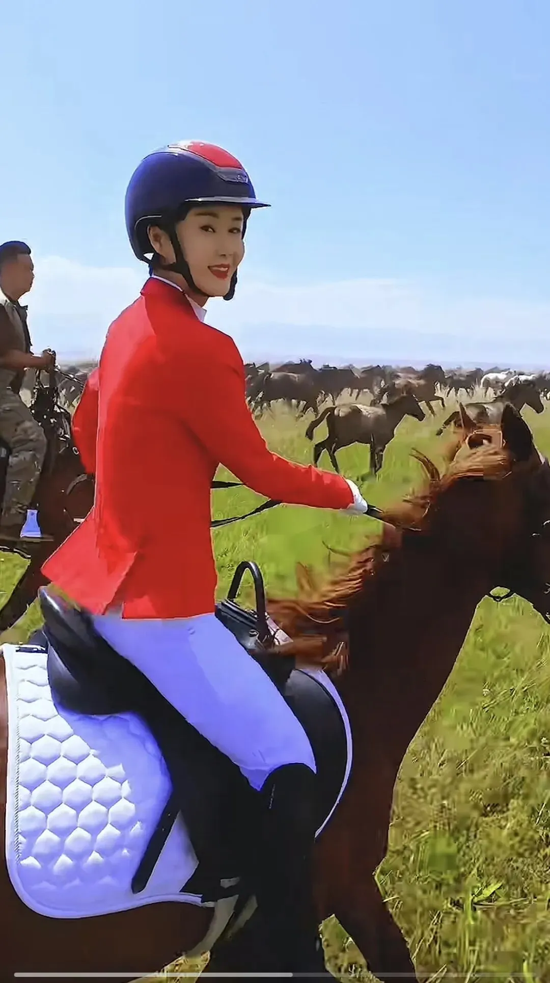 新疆伊犁文旅局长贺娇龙,为新疆旅游做的贡献,新疆人民永远记得你