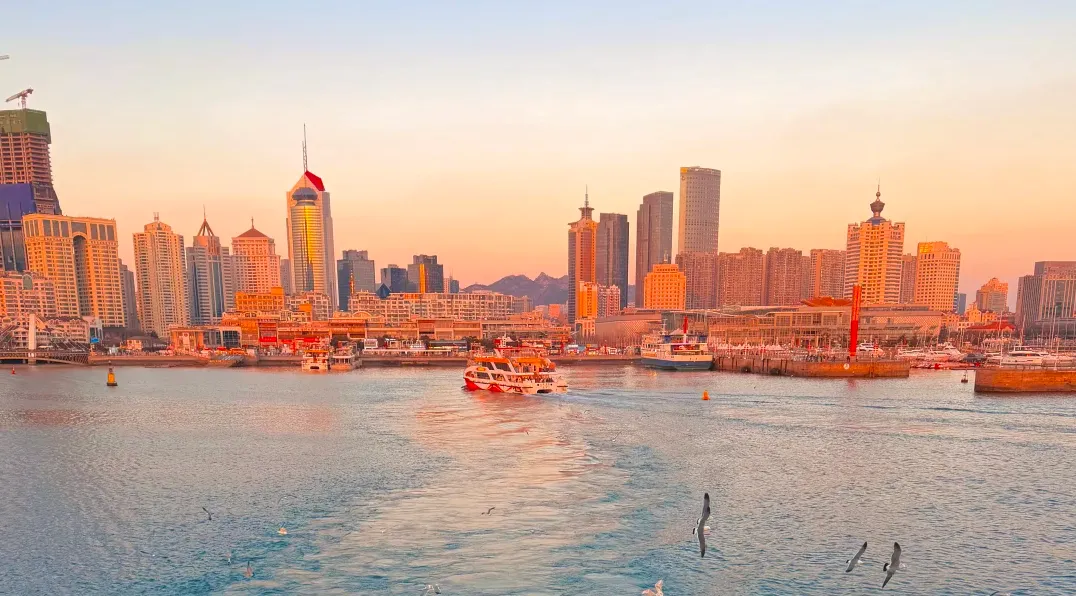 大量日本游客涌入山东青岛,打着旅游幌子不逛八大关不吃海鲜大餐,为什么