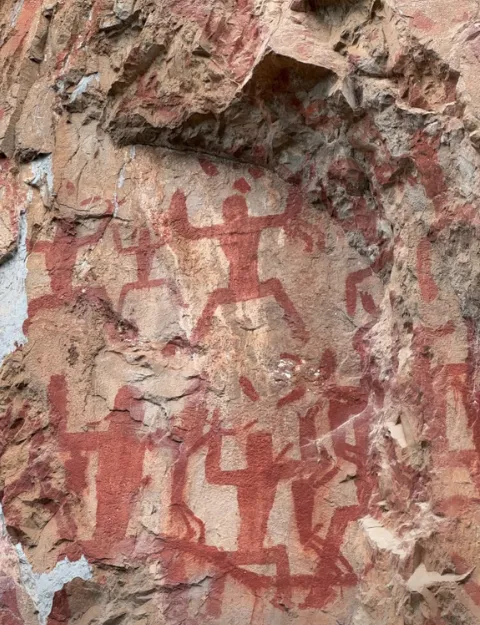 广西旅游攻略景点系列之【宁明花山岩画】