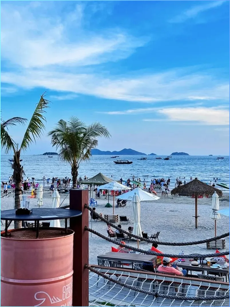 大量深圳游客扎进惠州,打着旅游的名义,不看西湖不吃梅菜扣肉,想干嘛?