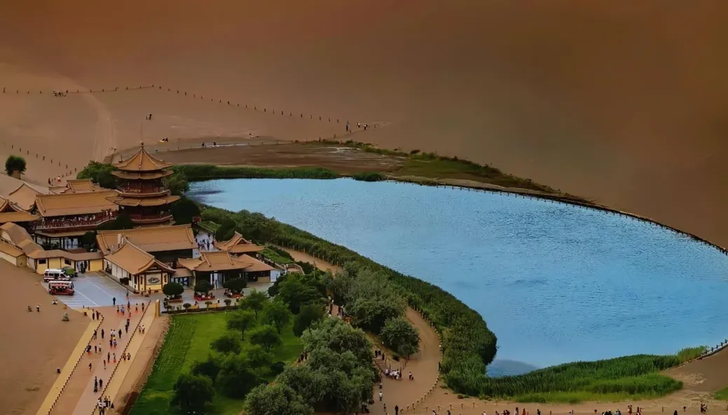 大量日本游客涌入甘肃酒泉,打着旅游幌子不逛莫高窟不尝糊锅,为什么