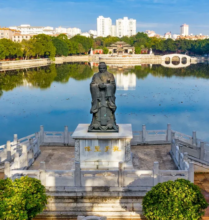 大量日本游客涌入红河,打着旅游幌子不看元阳梯田不吃烧豆腐,为什么?