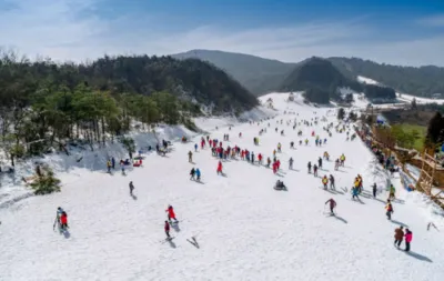 客群年轻化,体验多元化,冰雪旅游迎来发展新阶段