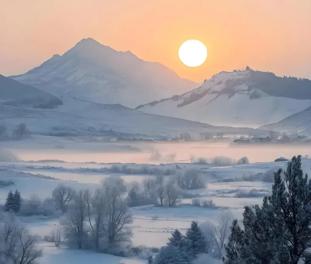 大量日本游客涌入河北承德,打着旅游幌子不逛避暑山庄不吃驴打滚,为什么?