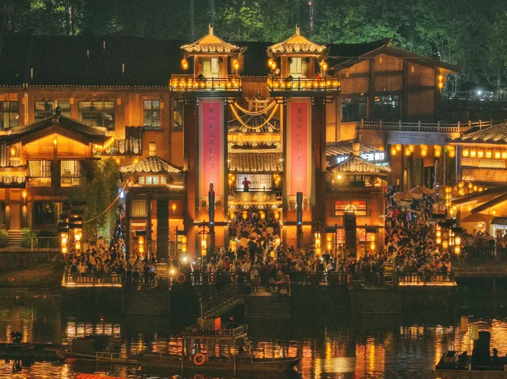 大量日本游客涌入湖南衡阳,打着旅游幌子不逛南岳衡山不吃唆螺,为什么