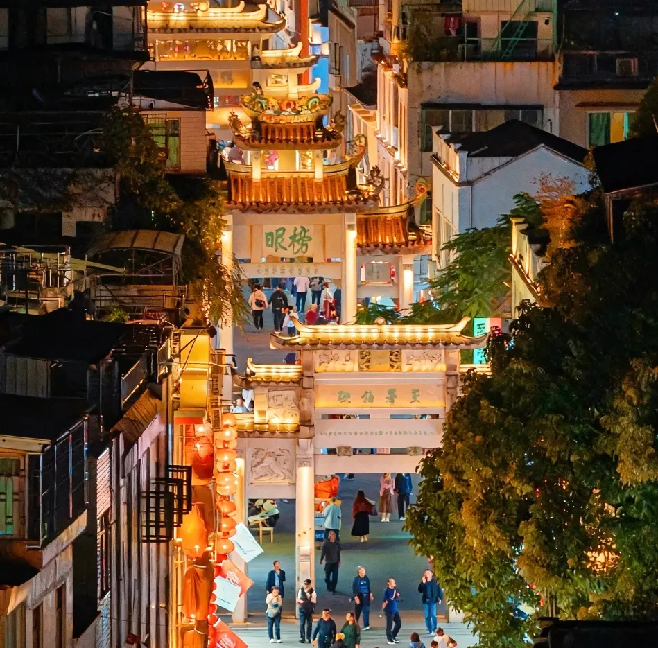 大量日本游客涌入广东潮州,打着旅游幌子不逛广济桥不吃粿条汤,为什么?