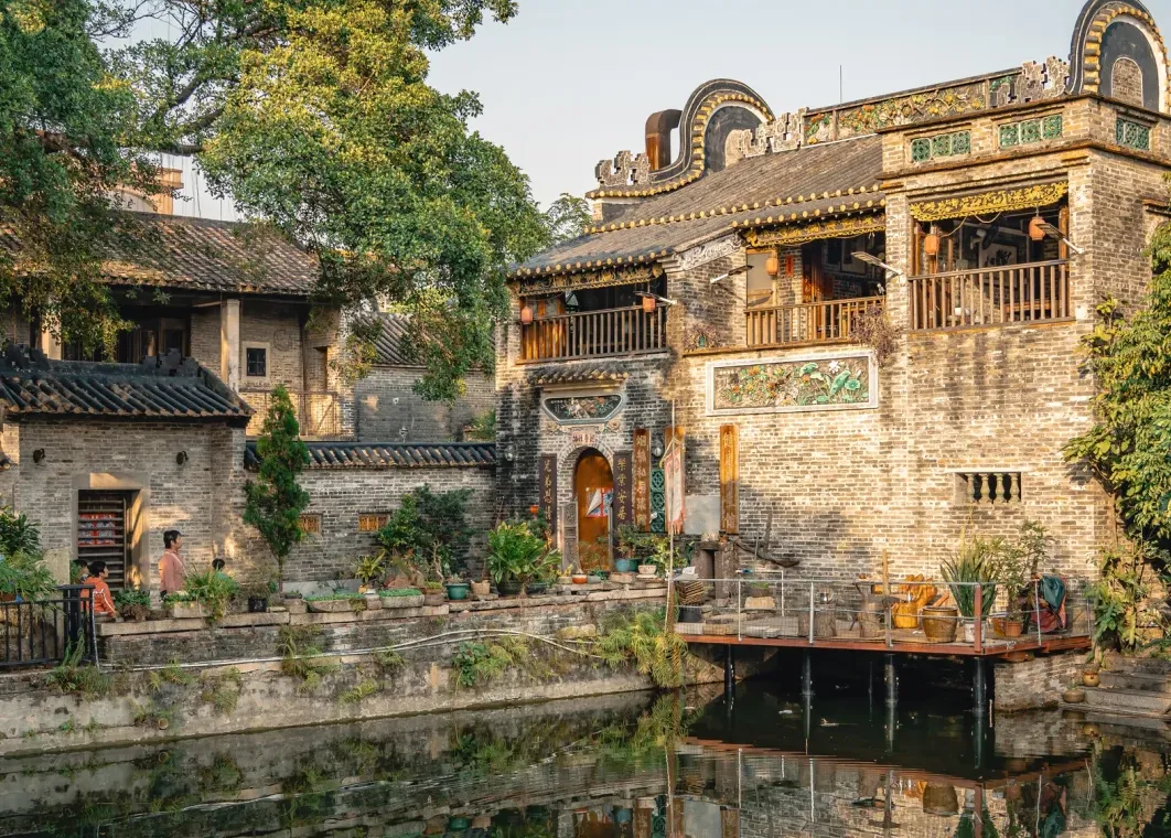 大量日本游客涌入广东肇庆,打着旅游幌子不逛七星岩不吃裹蒸粽,为什么?