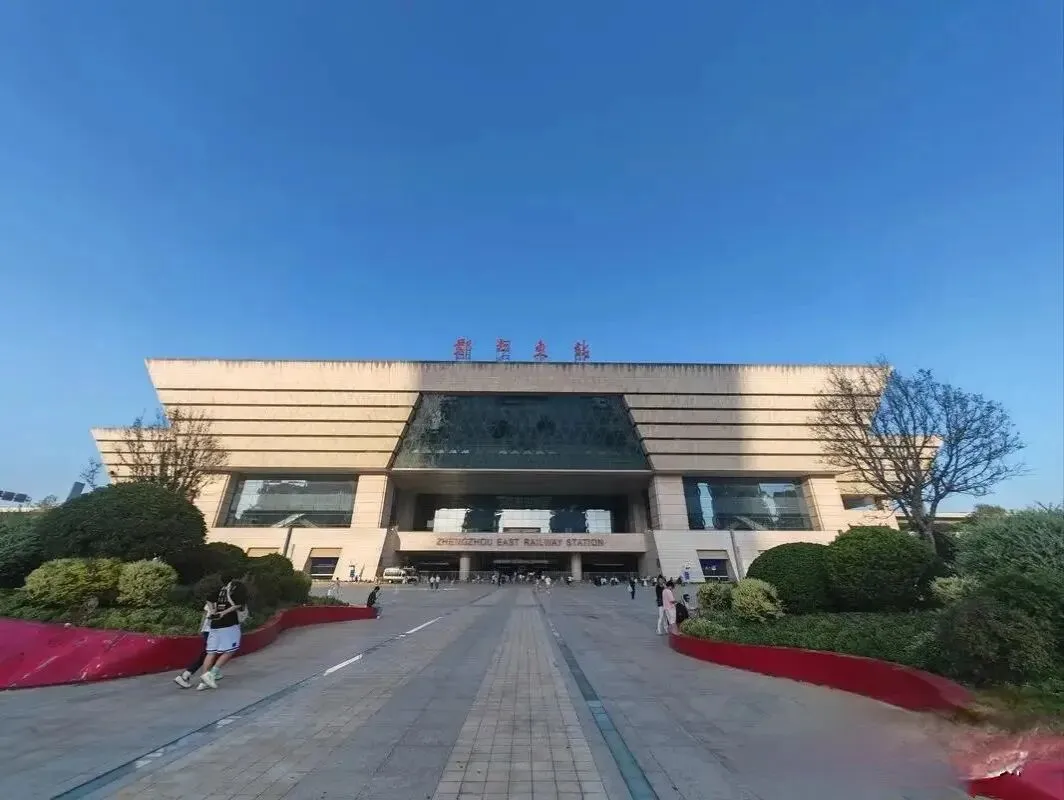 大批候鸟老人涌入郑州,打着旅游的名义,不过冬不避寒,要干嘛?