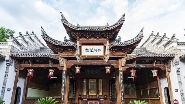 大量韩国游客涌入浙江衢州,打着旅游幌子不逛江郎山不吃三头一掌,为什么