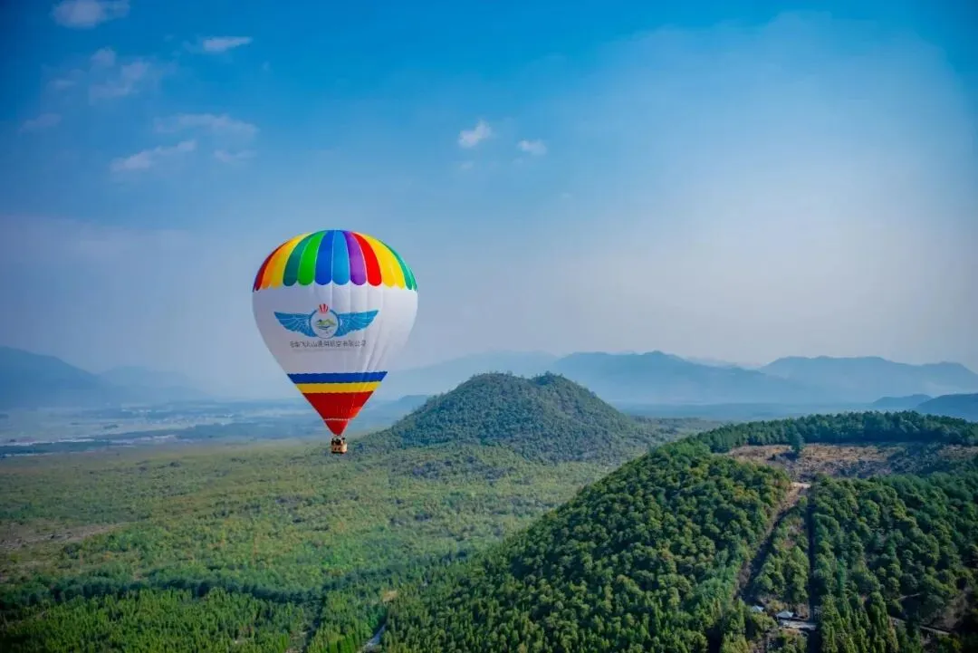 1月-2月来腾冲亲子旅游推荐这⑩个小众深度玩法,高黎贡山毛毛球森林徒步,荒野厨房,火山热海地质奇观,保山小粒咖啡品鉴