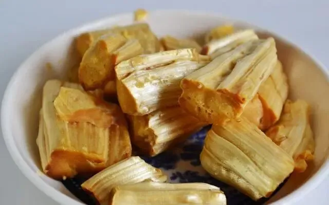 大量日本游客涌入湖南凤凰,打着旅游幌子不逛凤凰古城不吃血粑鸭,为什么?