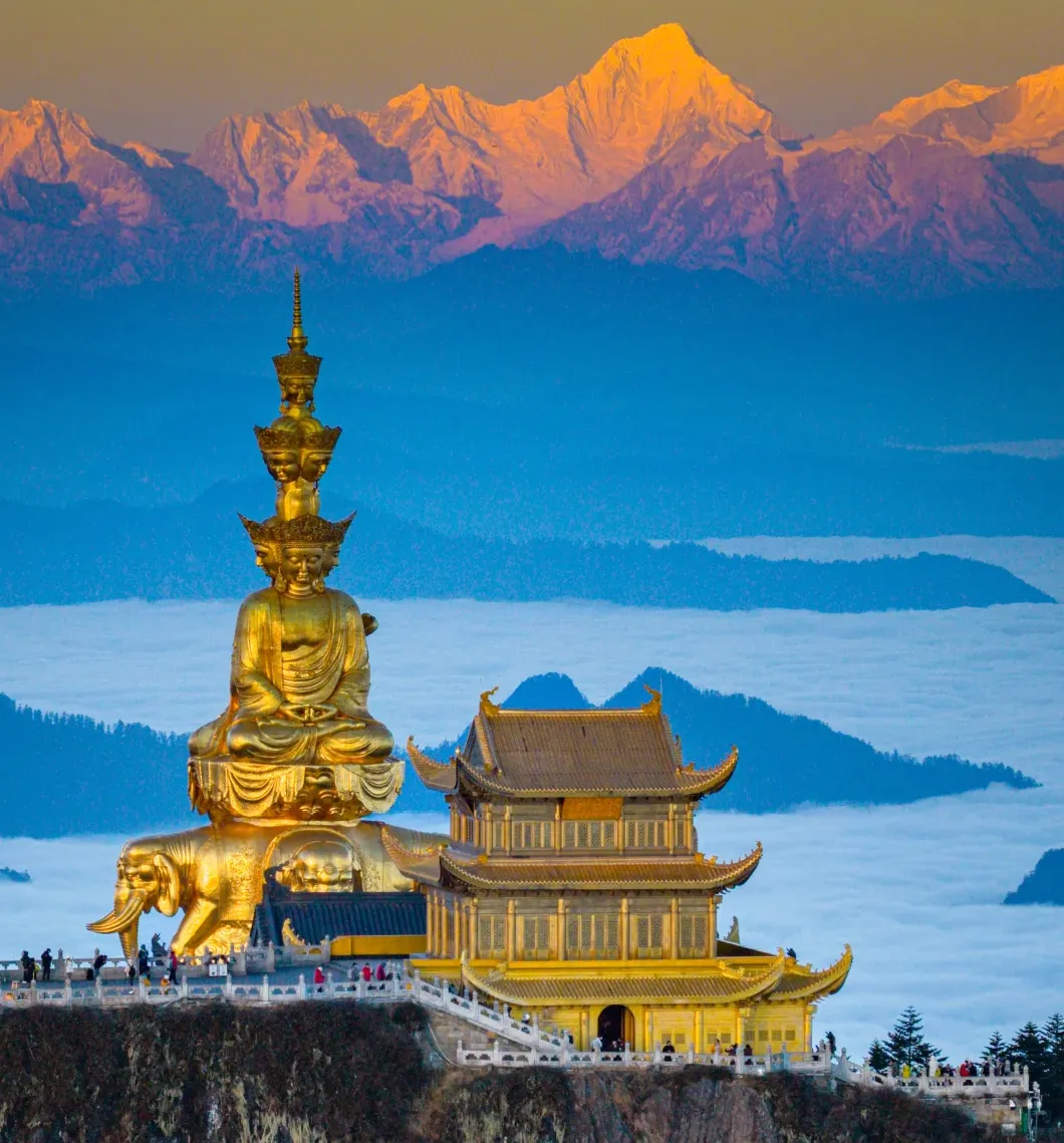 大批日本游客涌入四川峨眉山,打着旅游的幌子,不看金顶不逛清音阁,想干啥?