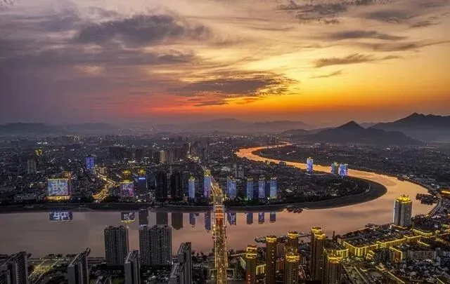 贵州游客涌入温州,打着旅游幌子不游雁荡山不尝鱼丸面,为什么.