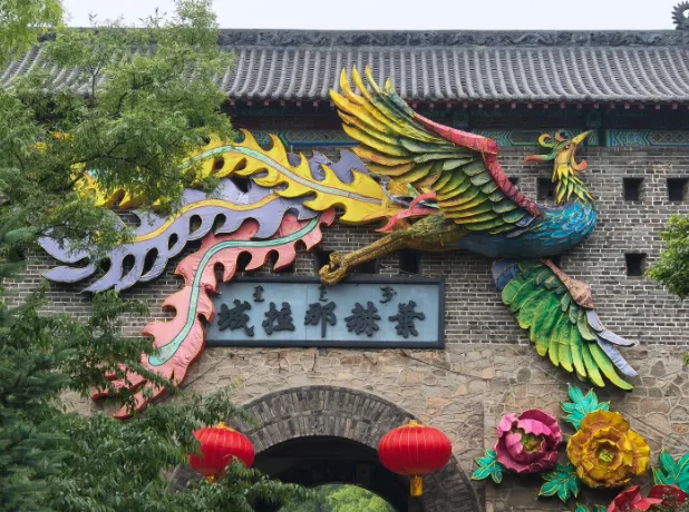 大量日本游客涌入吉林四平,打着旅游的幌子,不逛叶赫那拉古城、不吃李连贵熏肉大饼,为什么?