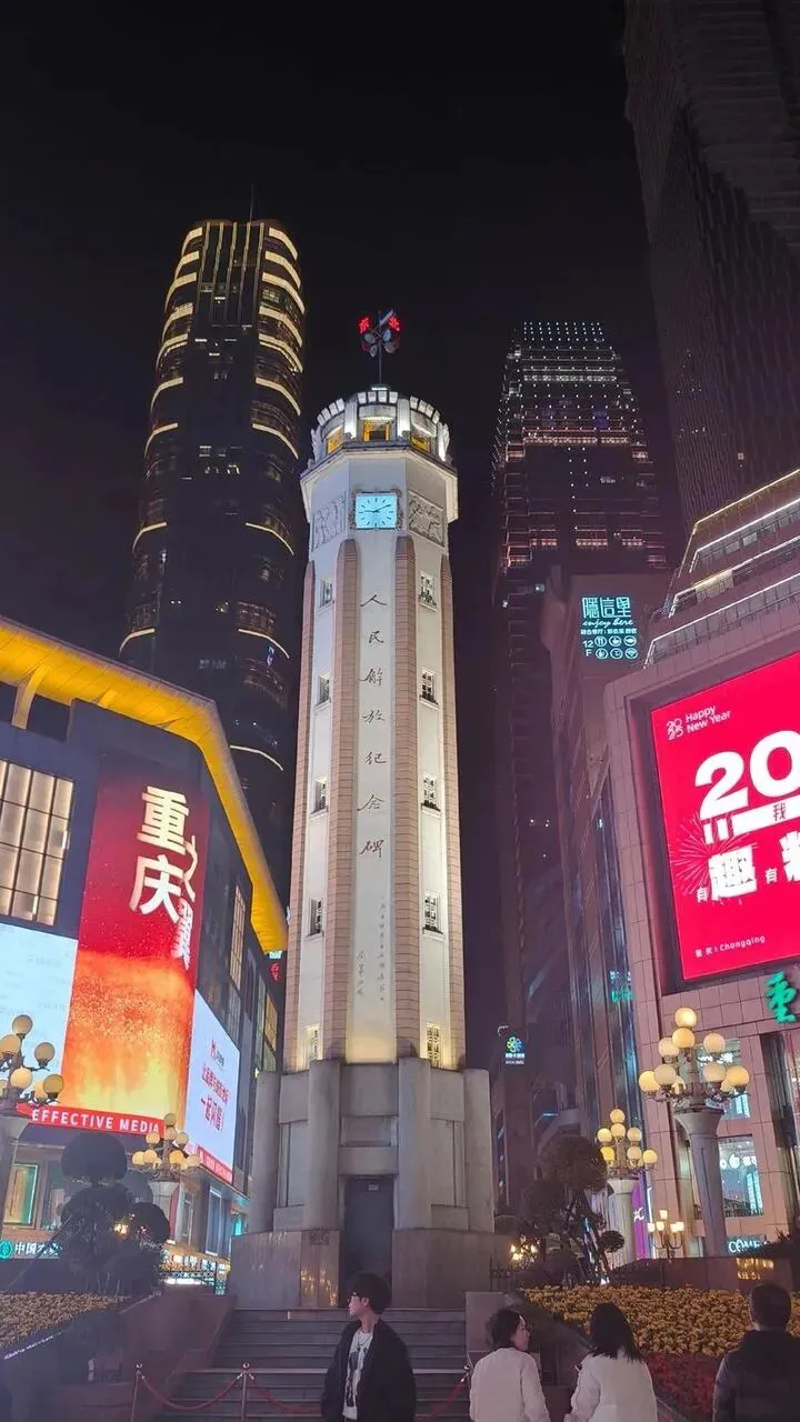 大量日本游客涌入重庆,打着旅游的幌子,不逛洪崖洞,不吃火锅,为什么?