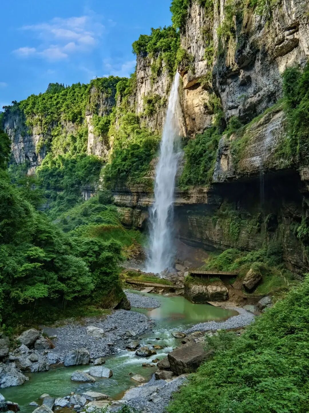 湖北恩施旅游攻略:比张家界更野,比九寨沟更仙!这个湖北小城藏着中国最后的喀斯特秘境!