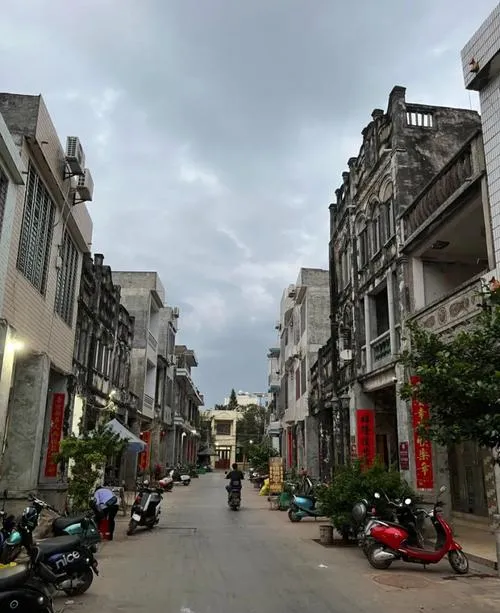 大量日本游客涌入儋州,打着旅游的幌子,不逛石花水洞,不吃粽子,为什么?