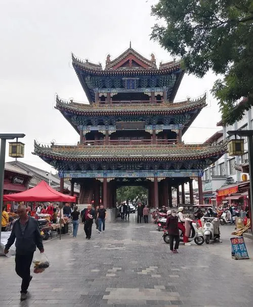 大量日本游客涌入榆林,打着旅游的幌子,不逛镇北台,不吃拼三鲜,为什么?