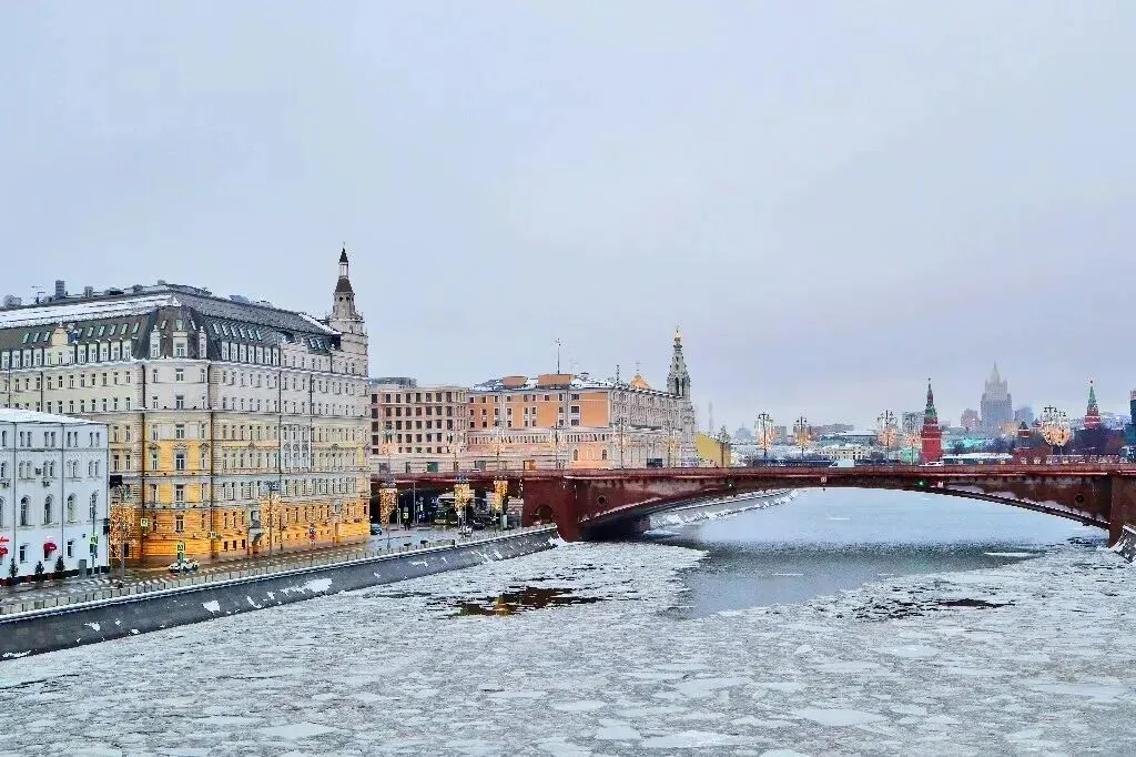 俄罗斯对中国人免签30 天,夏天是旅游旺季,冬天去看极光和冰雪